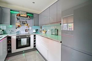 Kitchen- click for photo gallery